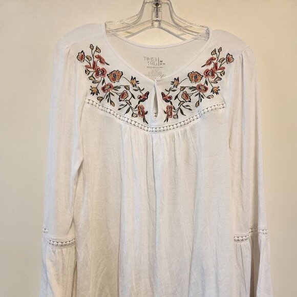 Time and Tru White Blouse Medium With Flowers - Picture 1 of 5
